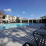 Hotel Marriott Execustay Rivers Bend