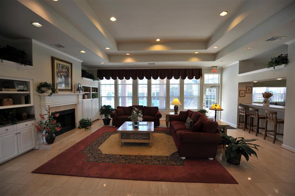 Hotel Marriott Execustay Rivers Bend 4*